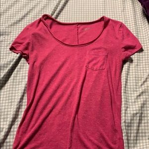 Dark pink causal tee